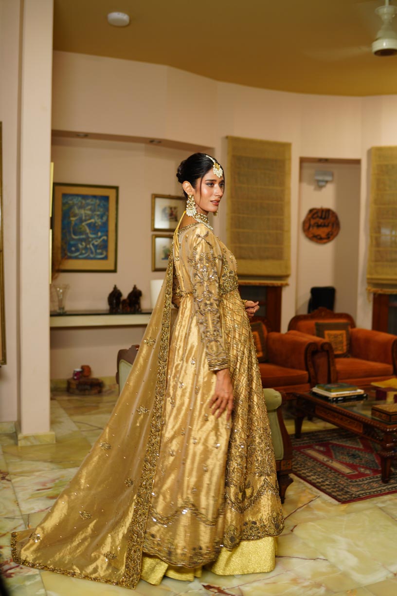 Hina Rathore | Redefining Pakistani Fashion with Timeless Elegance and Modern Glamour
