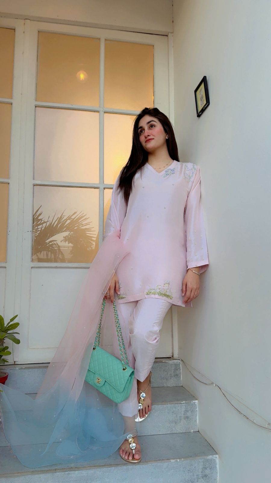 LARA - E - SHAM