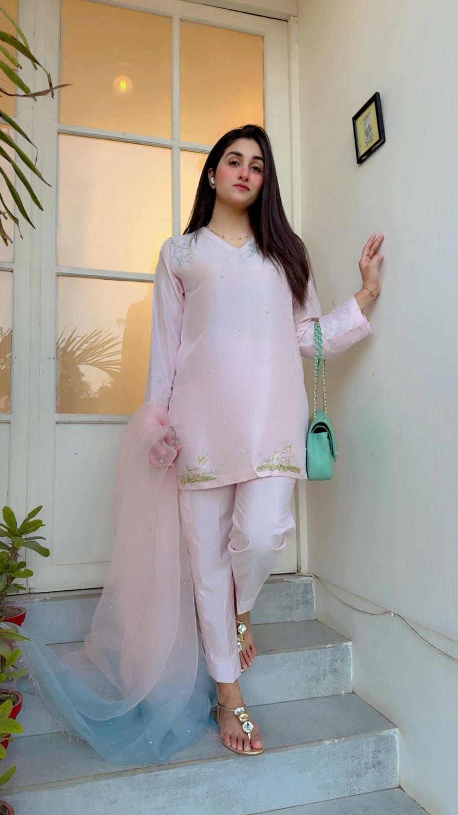 LARA - E - SHAM