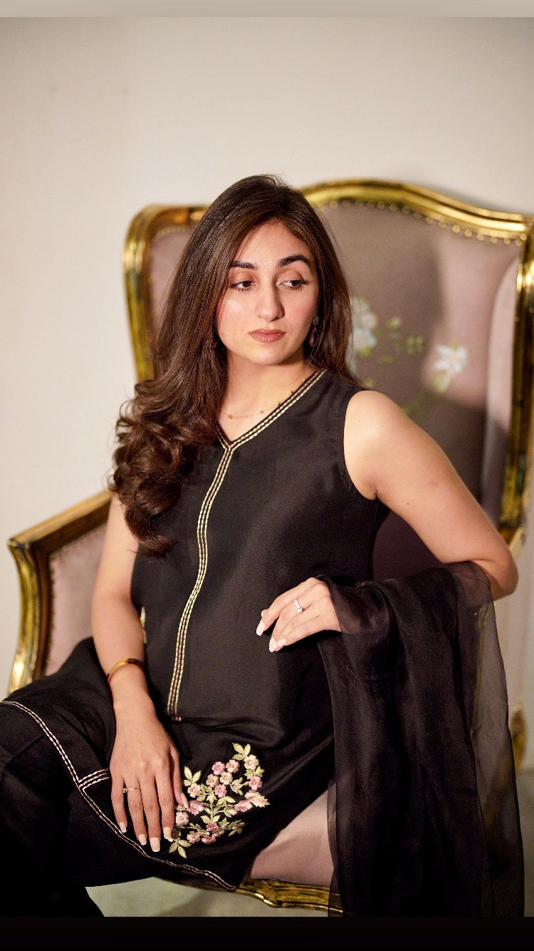 LARA - E - SHAM